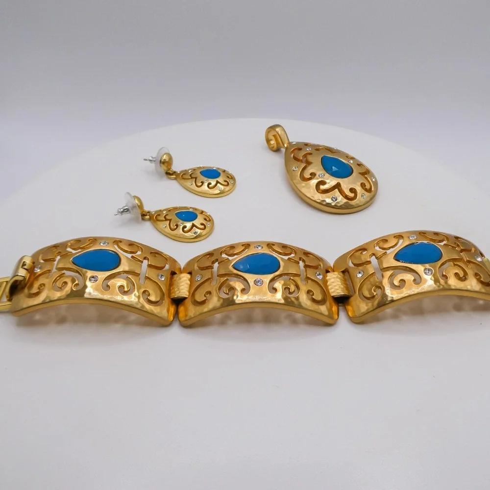 Brighton Versailles Jupiter Blue Hammered Goldtone Bracelet Pendant Earring Set